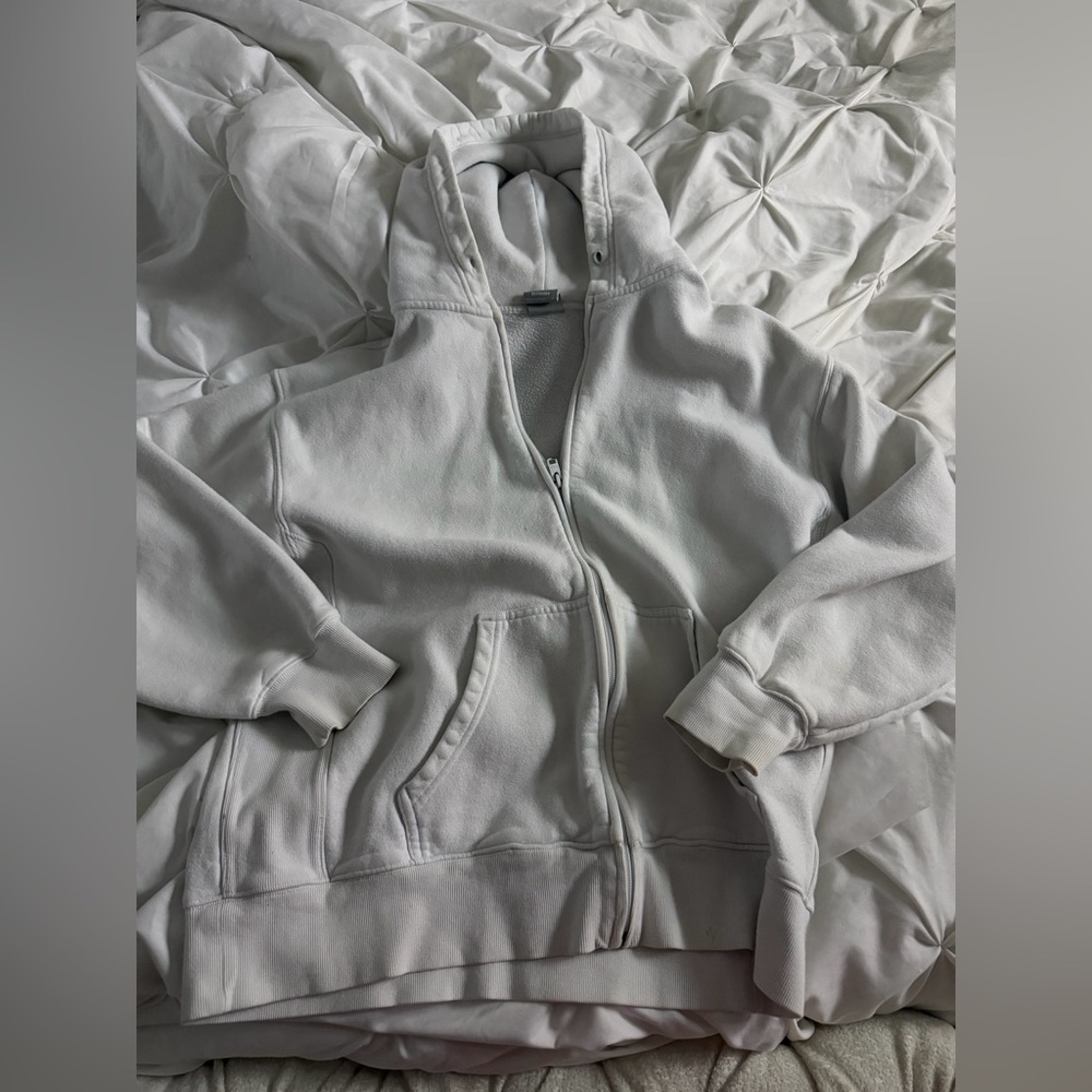 aritzia TNA zip up - Picture 7 of 8